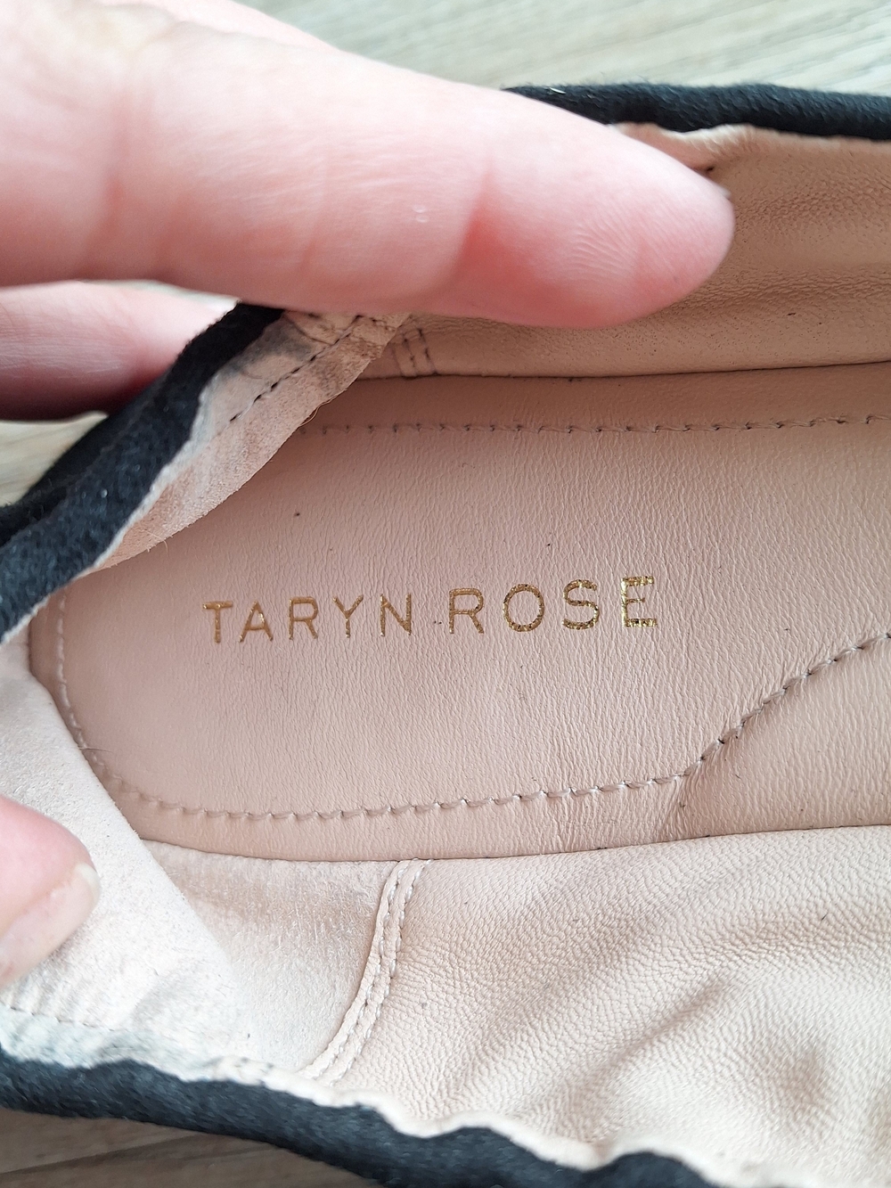 Taryn Rose Rosalyn Black Suede Ballet Flats Rose Detail Size - Picture 5 of 14